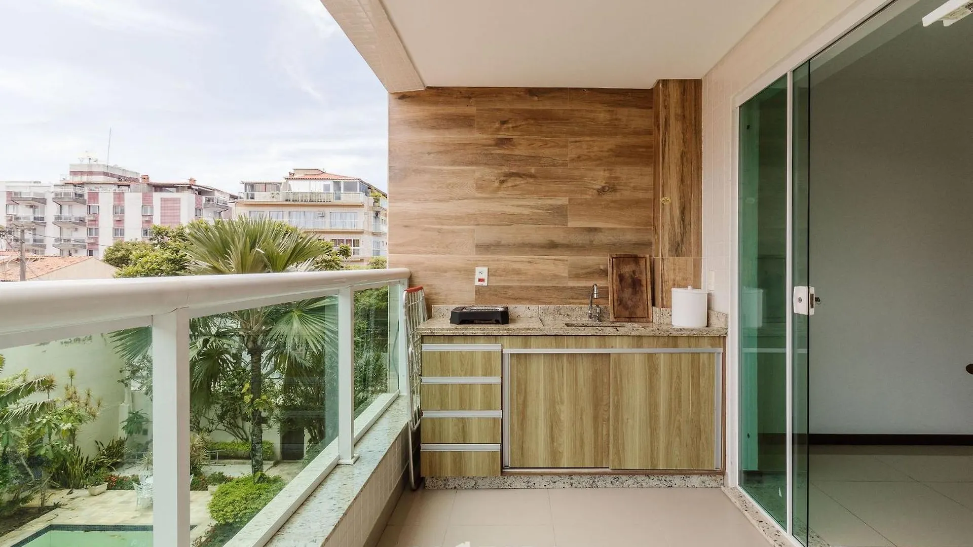 Apartamento A 500M Da Praia Cabo Frio-Rj Efr0104 0*,  Brazil